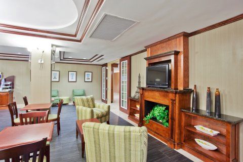 Holiday Inn Express & Suites Macon - I-475 By Ihg Exterior photo